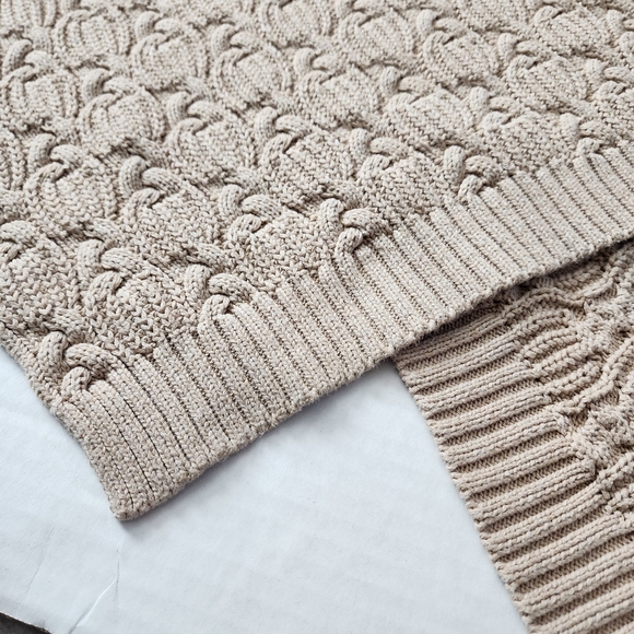 Tan Knit Shawl with Buckle Size Large Eight Eight Eight - Picture 8 of 9